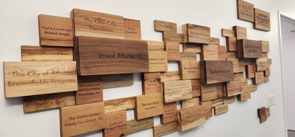 Donor wall
